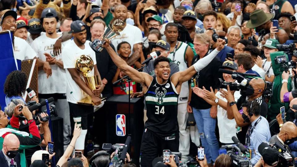 关键时刻NBA总决赛传出新动向，密尔沃基雄鹿强势反弹，管理层表态：球迷炸锅，身体对抗强度拉满的简单介绍-爱游戏平台